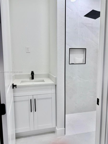 Furnished interior view inside a new home in , Lehigh Acres (Image 6).