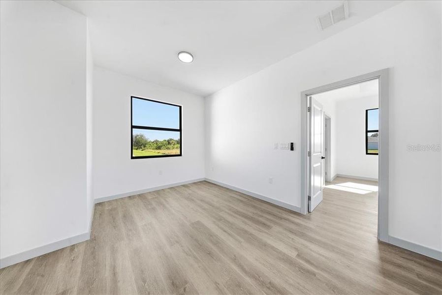 Spacious, unfurnished interior of a new home in , Lehigh Acres (Image 30).