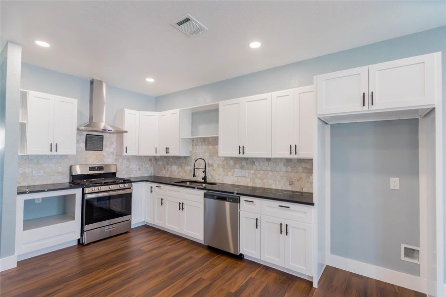 Furnished interior view inside a new home in , Houston (Image 8).