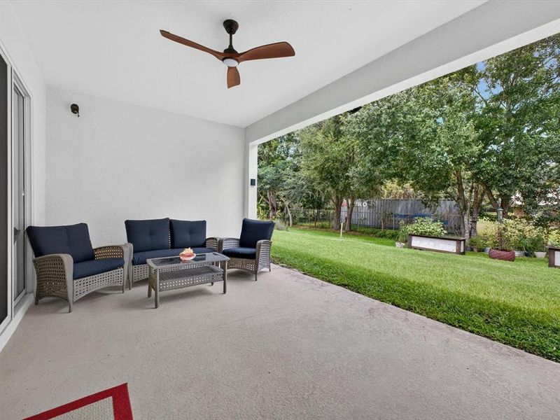 Exterior details and patio area of a home in Storey Creek, Kissimmee (Image 28).