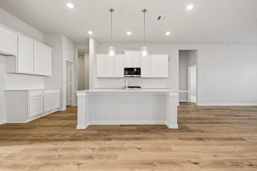 Image 20 of a home in Sunterra Lakes.
