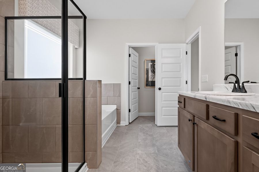 Furnished interior view inside a new home in Stonebridge North, Macon (Image 37).