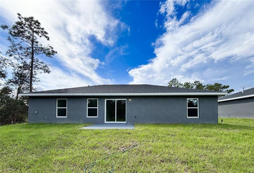 Exterior details and patio area of a home in , Dunnellon (Image 30). Exterior details and patio area of a home in , Dunnellon (Image 30).