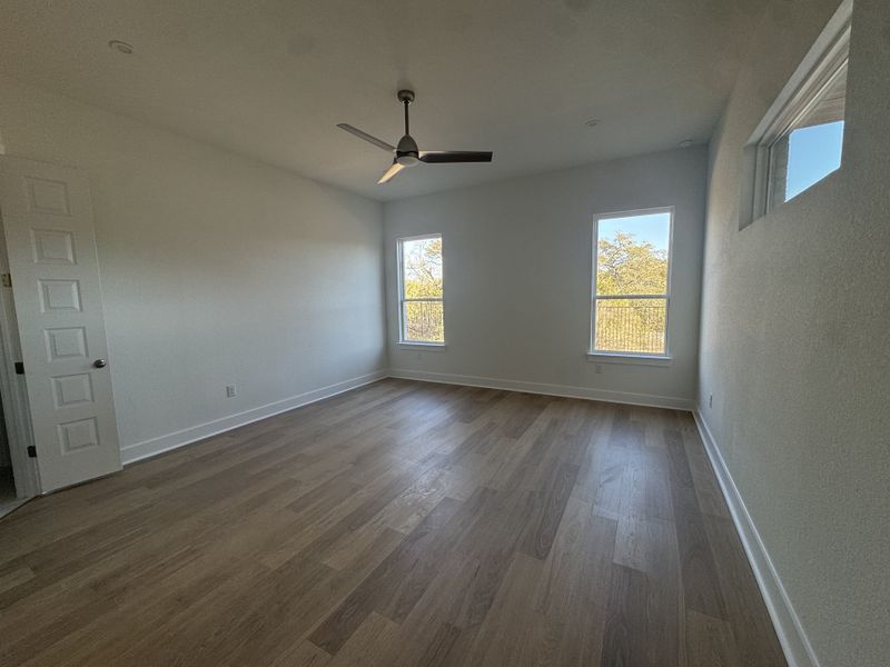 Spacious, unfurnished interior of a new home in Persimmon, Buda (Image 5). Spacious, unfurnished interior of a new home in Persimmon, Buda (Image 5).
