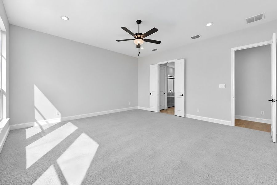 Spacious, unfurnished interior of a new home in The Ridge at Northlake, Northlake (Image 18).