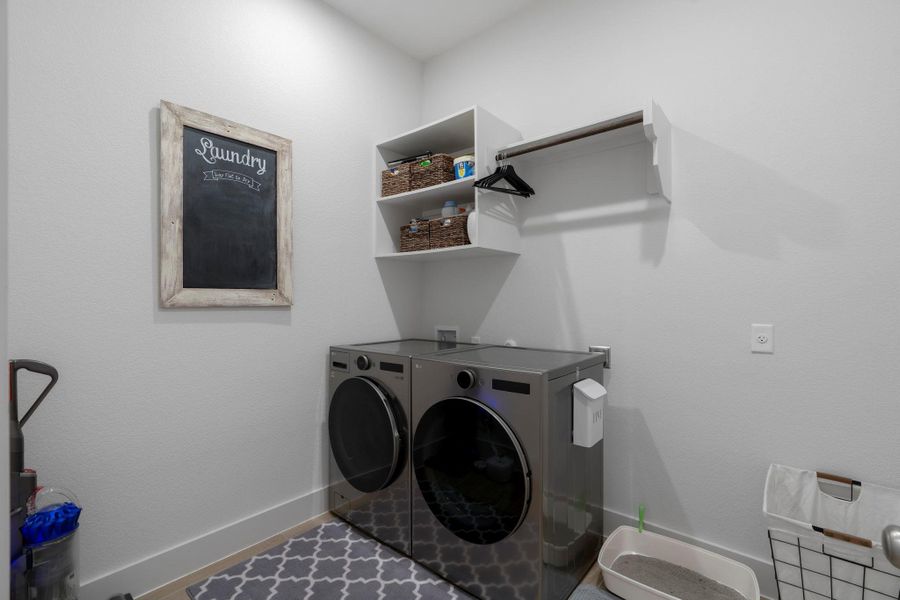 Furnished interior view inside a new home in The Colony 60', Bastrop (Image 31).