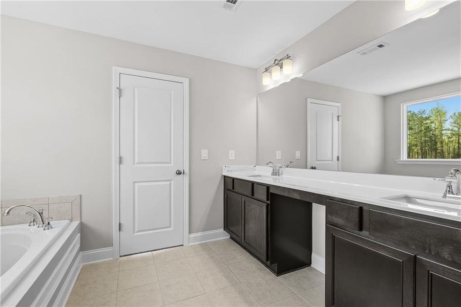 Furnished interior view inside a new home in Edenglen, Buford (Image 5).