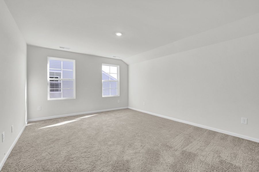 Spacious, unfurnished interior of a new home in River Tide Farms, Bolivia (Image 19).