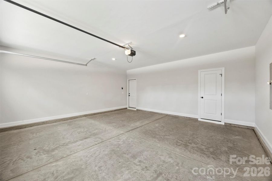 Spacious, unfurnished interior of a new home in , Gastonia (Image 37).