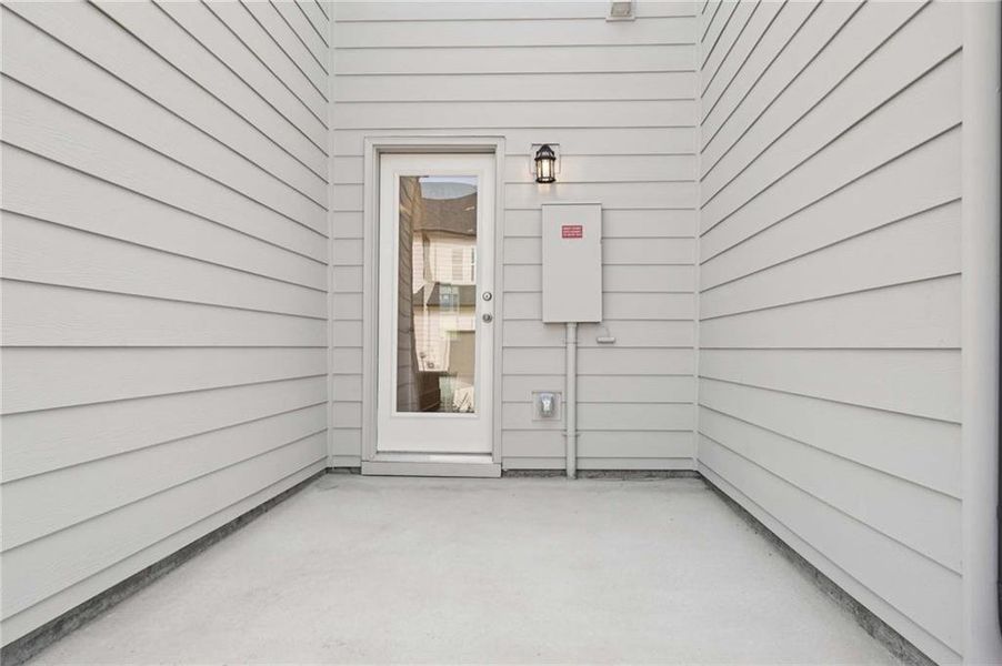 Exterior details and patio area of a home in Park Vue, Atlanta (Image 26).
