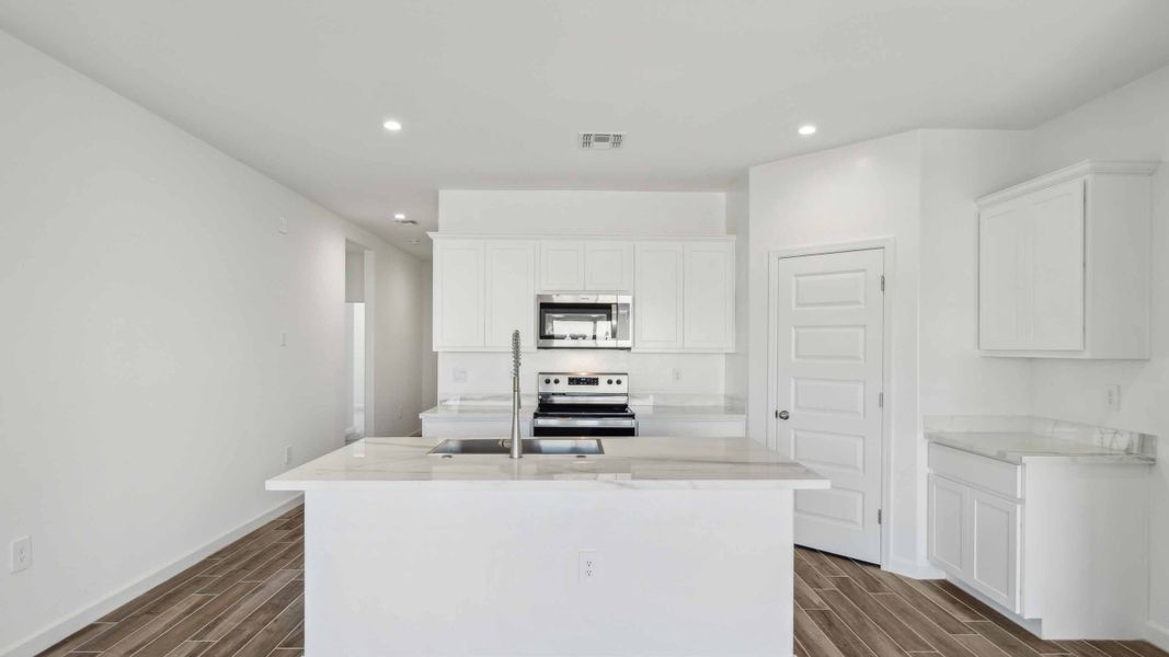 Furnished interior view inside a new home in Quail Ranch, San Tan Valley (Image 8).