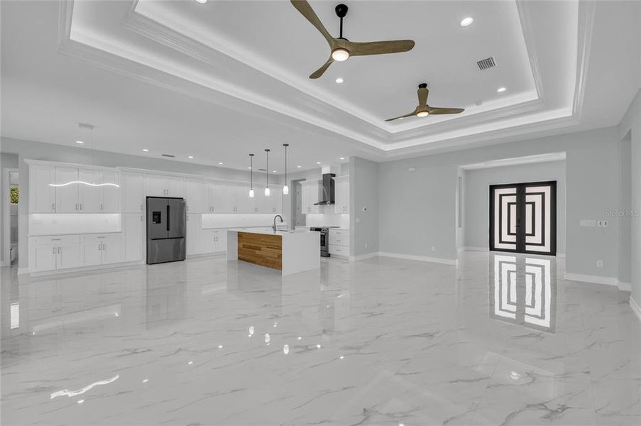 Spacious, unfurnished interior of a new home in , Port Charlotte (Image 54).