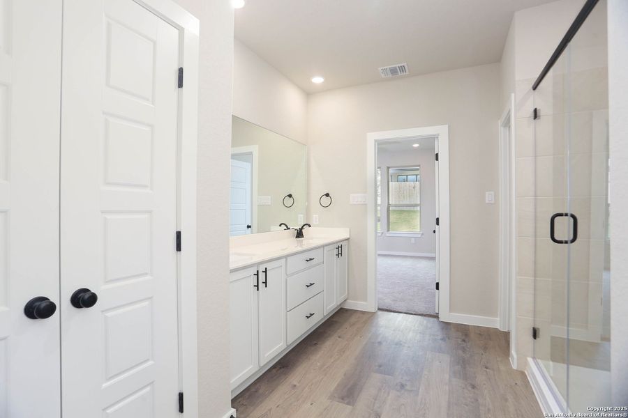 Image 30 of a home in Vista Ridge. Image 30 of a home in Vista Ridge.