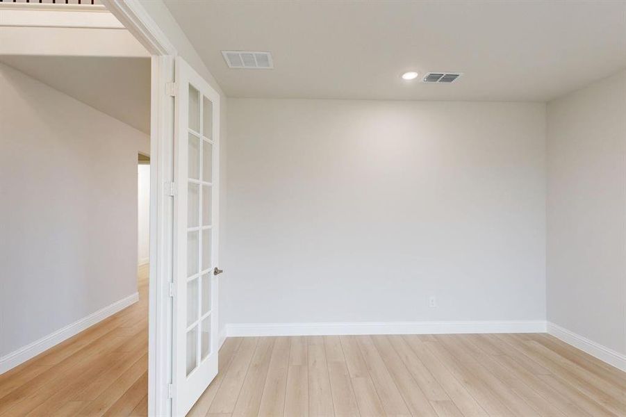 Spacious, unfurnished interior of a new home in Aster Park, McKinney (Image 38). Spacious, unfurnished interior of a new home in Aster Park, McKinney (Image 38).