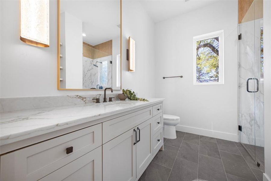 Furnished interior view inside a new home in , Dallas (Image 26).