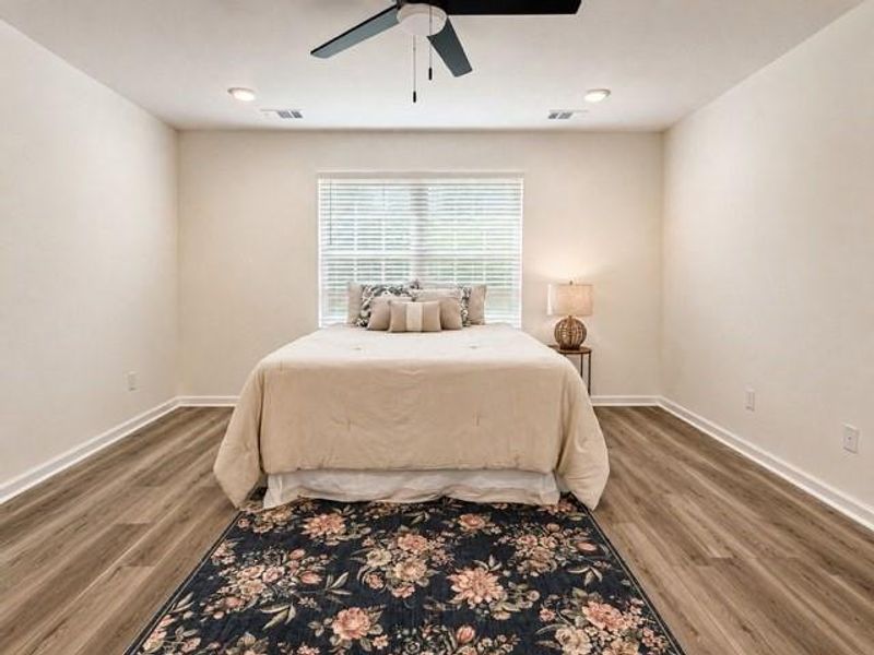 Furnished interior view inside a new home in , Gainesville (Image 9).