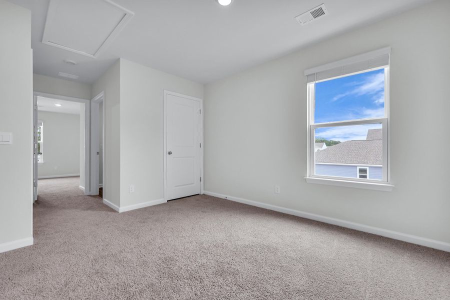 Spacious, unfurnished interior of a new home in Hillcrest, Ravenel (Image 19).