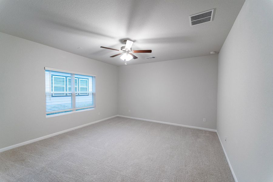 Spacious, unfurnished interior of a new home in Sanctuary, Salado (Image 16).