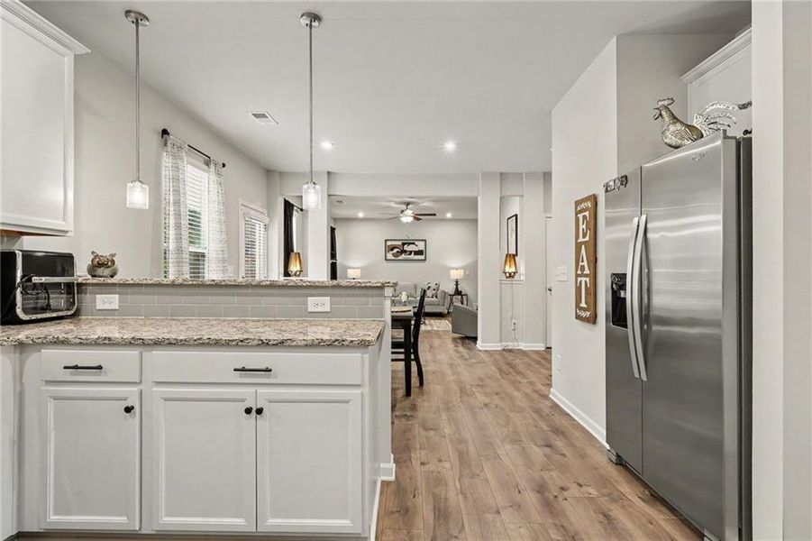Furnished interior view inside a new home in Old Lost Mountain Estates, Powder Springs (Image 12).