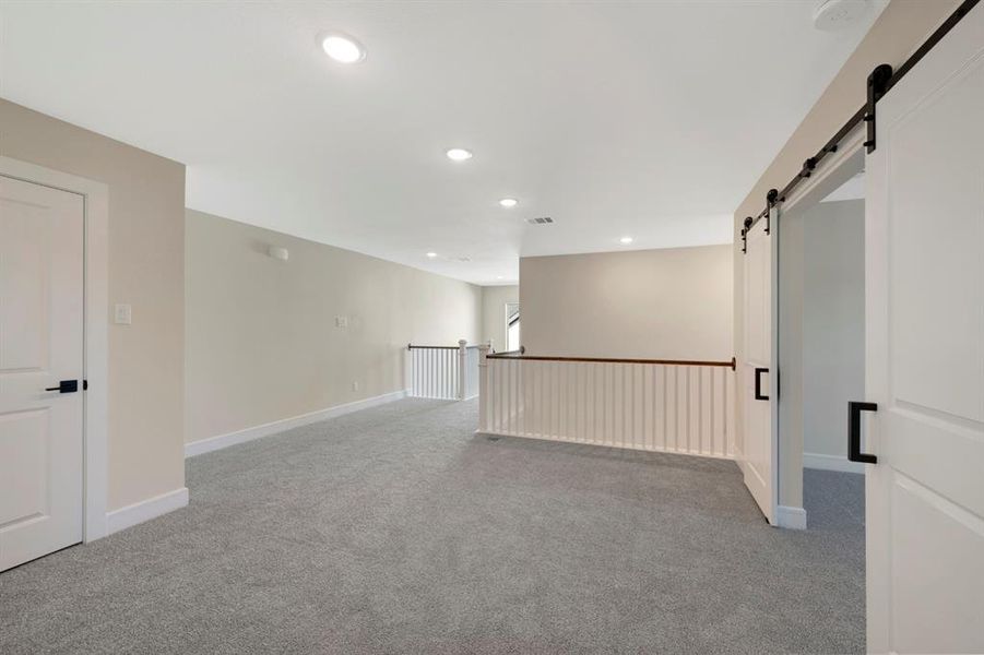 Spacious, unfurnished interior of a new home in Elevon, Lavon (Image 26).