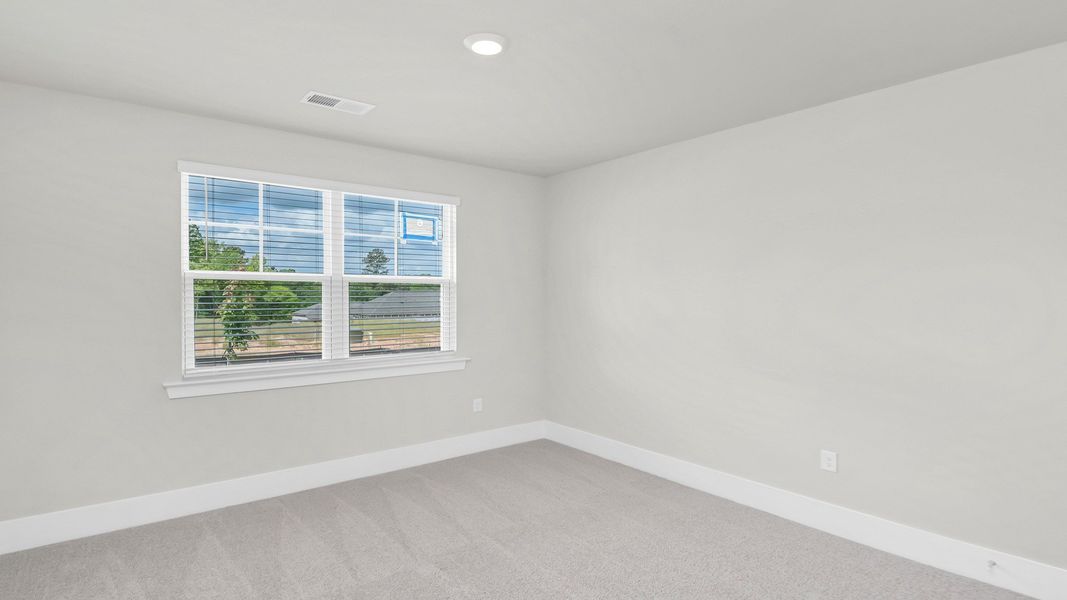 Spacious, unfurnished interior of a new home in Livingston Woods, Irmo (Image 20).