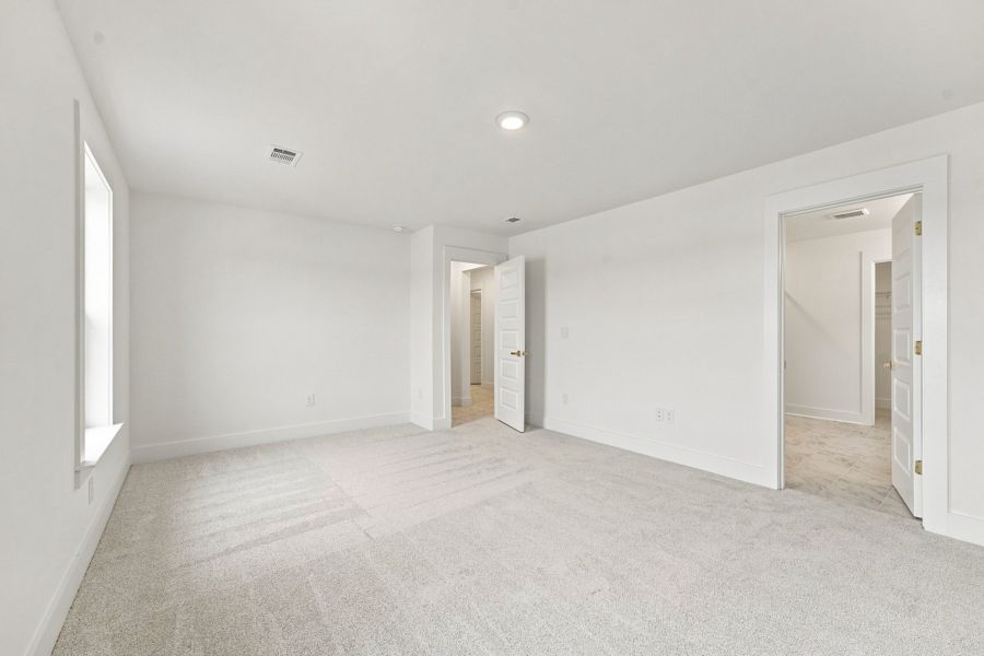 Spacious, unfurnished interior of a new home in Marshfield, Longs (Image 41). Spacious, unfurnished interior of a new home in Marshfield, Longs (Image 41).