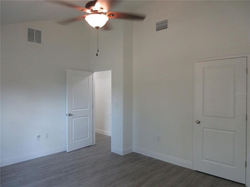 Spacious, unfurnished interior of a new home in , Ocklawaha (Image 15).