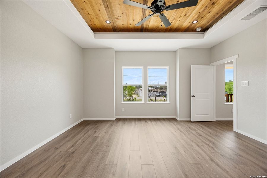 Spacious, unfurnished interior of a new home in , Somerset (Image 20).