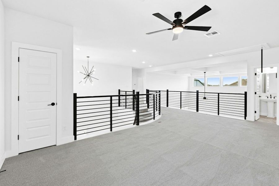 Spacious, unfurnished interior of a new home in Santa Rita Ranch, Liberty Hill (Image 28).