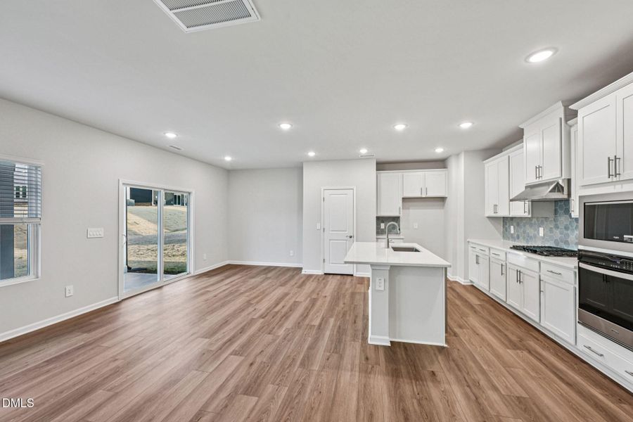 12-web-or-mls-Raleigh - Oak Manor - 909