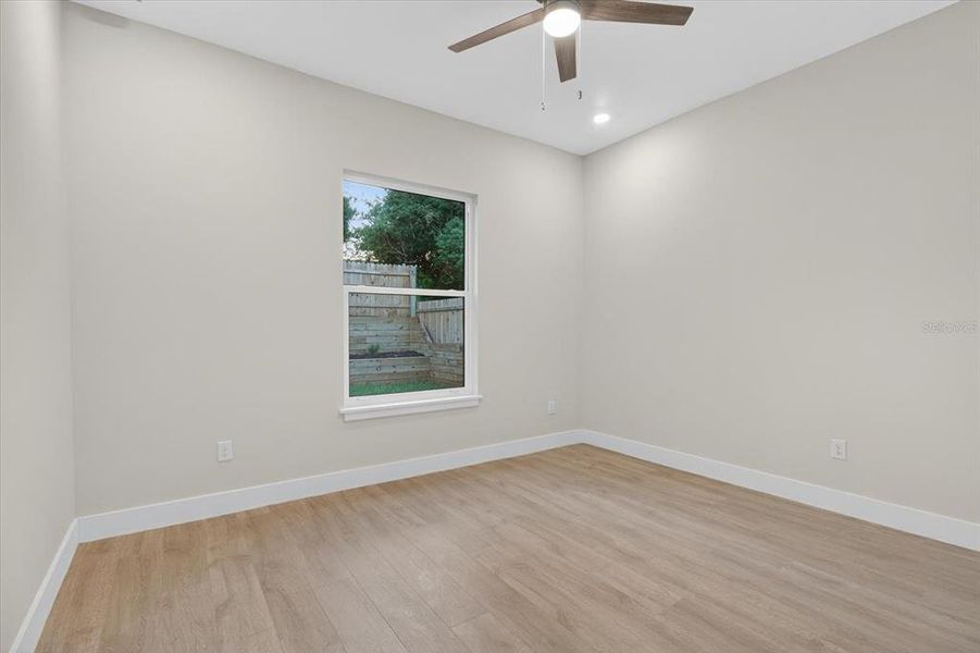 Spacious, unfurnished interior of a new home in , Tarpon Springs (Image 43).