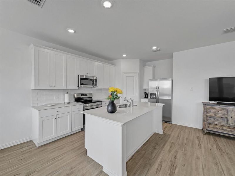 Furnished interior view inside a new home in Bridgewater: Classic Collection, Princeton (Image 1). Furnished interior view inside a new home in Bridgewater: Classic Collection, Princeton (Image 1).