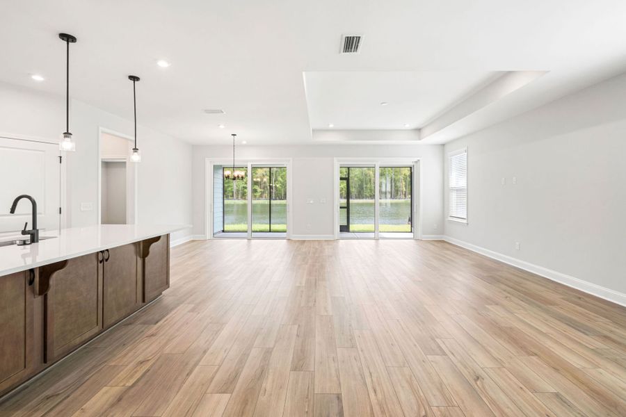 Spacious, unfurnished interior of a new home in Waterways, Richmond Hill (Image 12).
