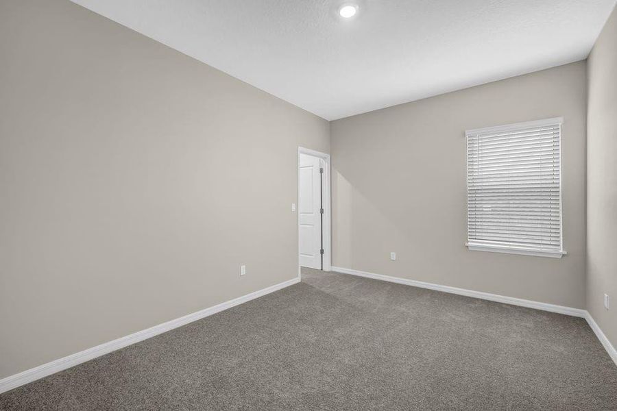 621 SE Ranch Oak Circle ~ Ready Now