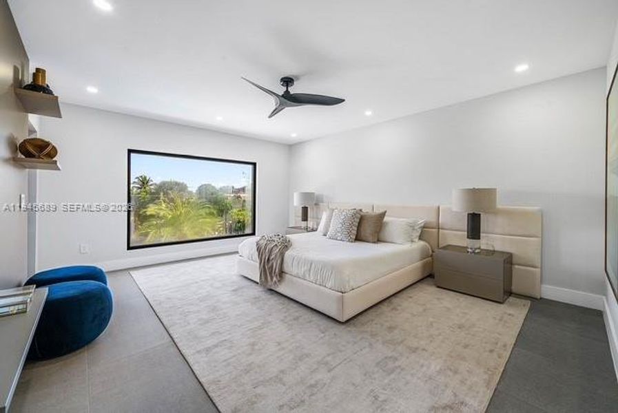 Furnished interior view inside a new home in , Pompano Beach (Image 33). Furnished interior view inside a new home in , Pompano Beach (Image 33).