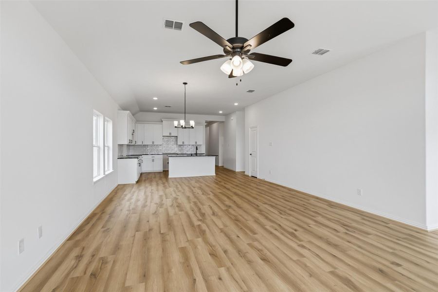 Spacious, unfurnished interior of a new home in Aldeana, Bonney (Image 31).