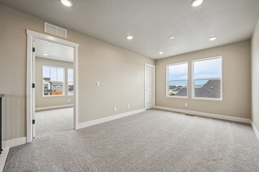 Spacious, unfurnished interior of a new home in The Glen, Colorado Springs (Image 35). Spacious, unfurnished interior of a new home in The Glen, Colorado Springs (Image 35).