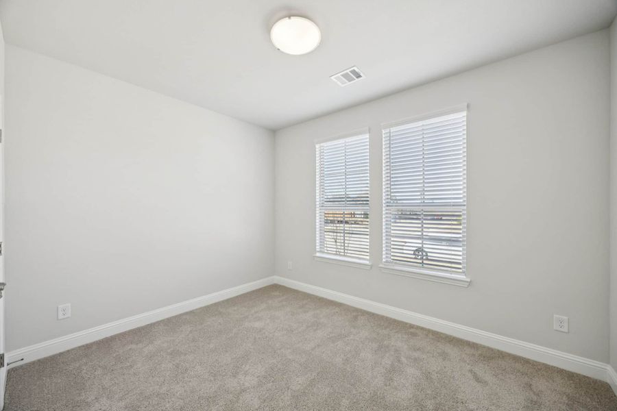 Spacious, unfurnished interior of a new home in Heartland, Heartland (Image 16).