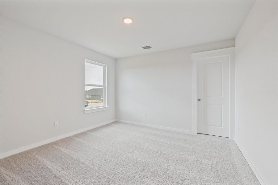 Spacious, unfurnished interior of a new home in Cielo, Conroe (Image 32).