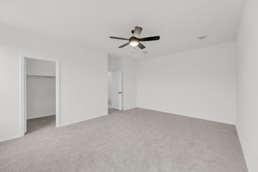 Spacious, unfurnished interior of a new home in Mustang Valley, Manor (Image 16). Spacious, unfurnished interior of a new home in Mustang Valley, Manor (Image 16).