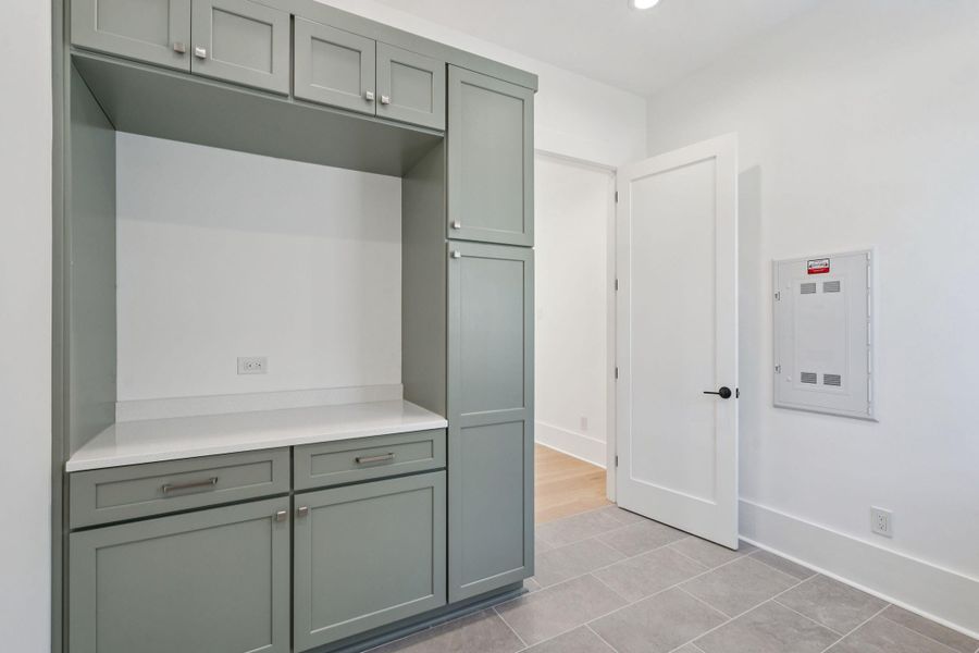 Spacious, unfurnished interior of a new home in , Ravenel (Image 47).