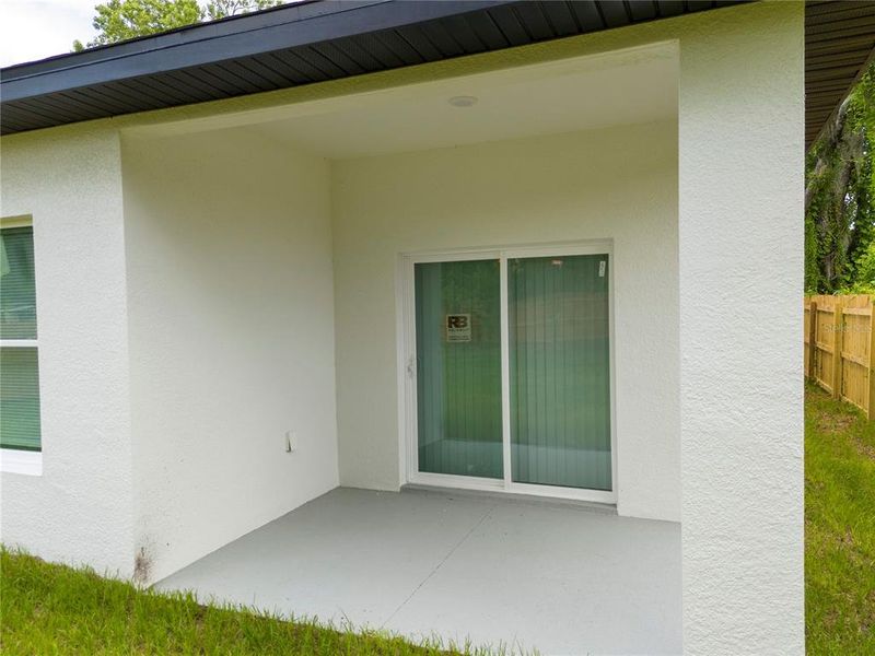 Exterior details and patio area of a home in , Orlando (Image 28).