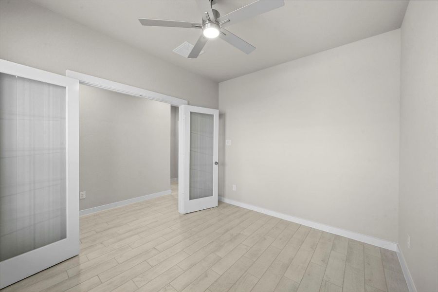 Spacious, unfurnished interior of a new home in Sunterra Lakes, Fulshear (Image 16). Spacious, unfurnished interior of a new home in Sunterra Lakes, Fulshear (Image 16).