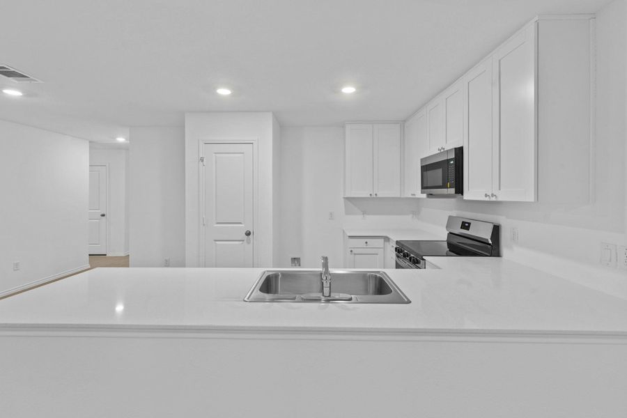 Furnished interior view inside a new home in Clayton Ranch, Copperas Cove (Image 8).