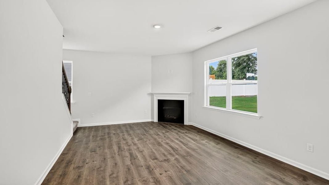 Spacious, unfurnished interior of a new home in Palmetto Valley, Anderson (Image 21).