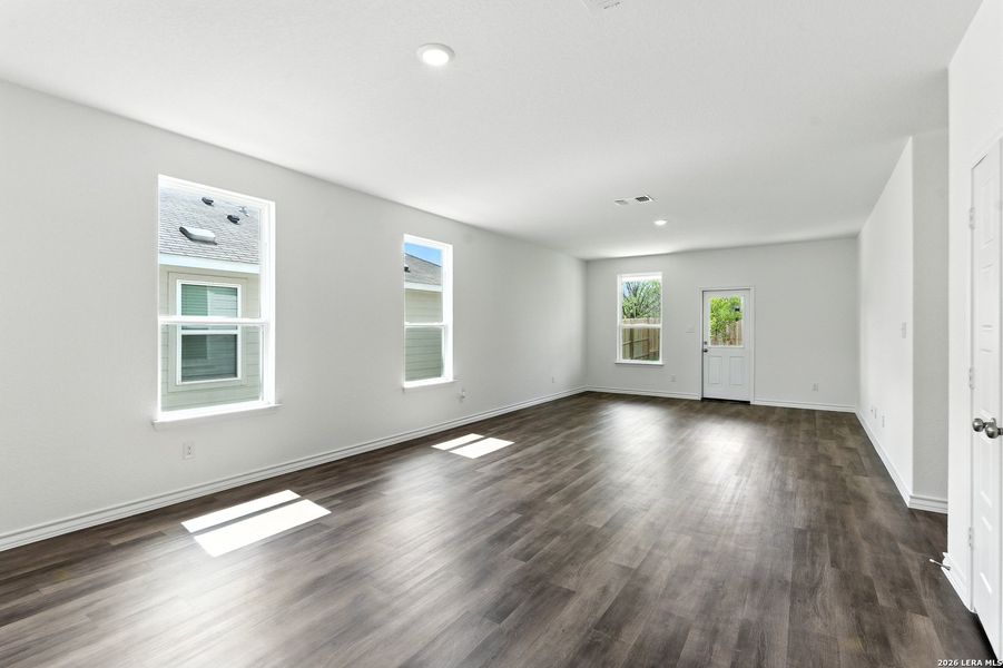 Spacious, unfurnished interior of a new home in Horizon Ridge, San Antonio (Image 21). Spacious, unfurnished interior of a new home in Horizon Ridge, San Antonio (Image 21).