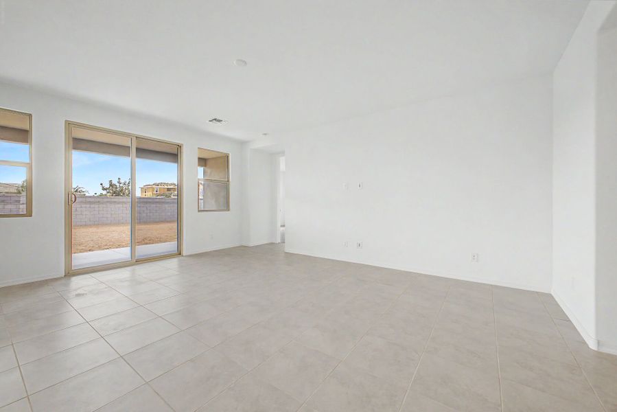 Spacious, unfurnished interior of a new home in Empire Pointe, Queen Creek (Image 10). Spacious, unfurnished interior of a new home in Empire Pointe, Queen Creek (Image 10).