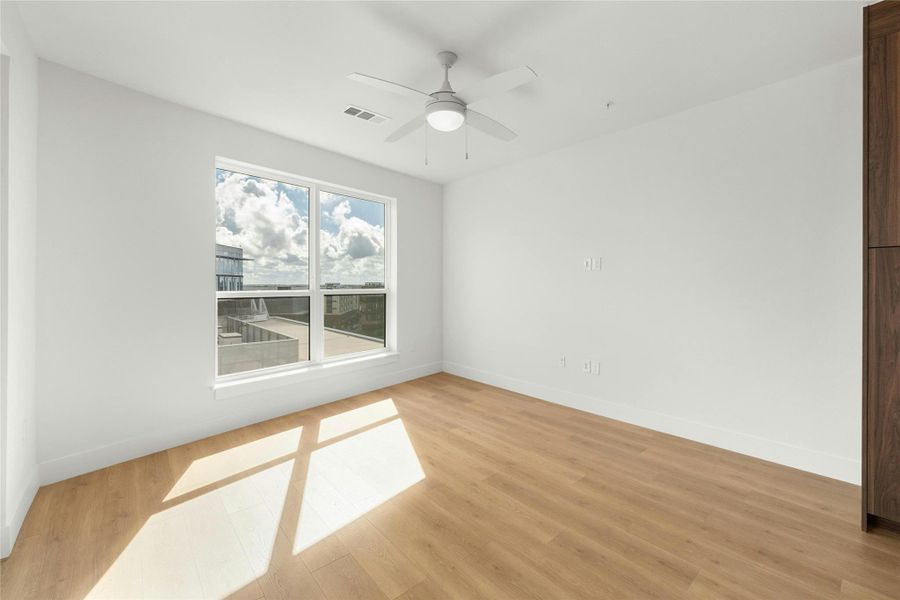 Spacious, unfurnished interior of a new home in , Austin (Image 19).