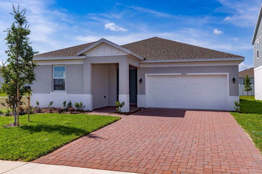 Front Exterior View of a Modern Central Florida Home