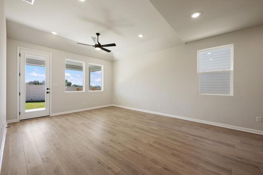 Spacious, unfurnished interior of a new home in Cannon Ranch, Dripping Springs (Image 22).